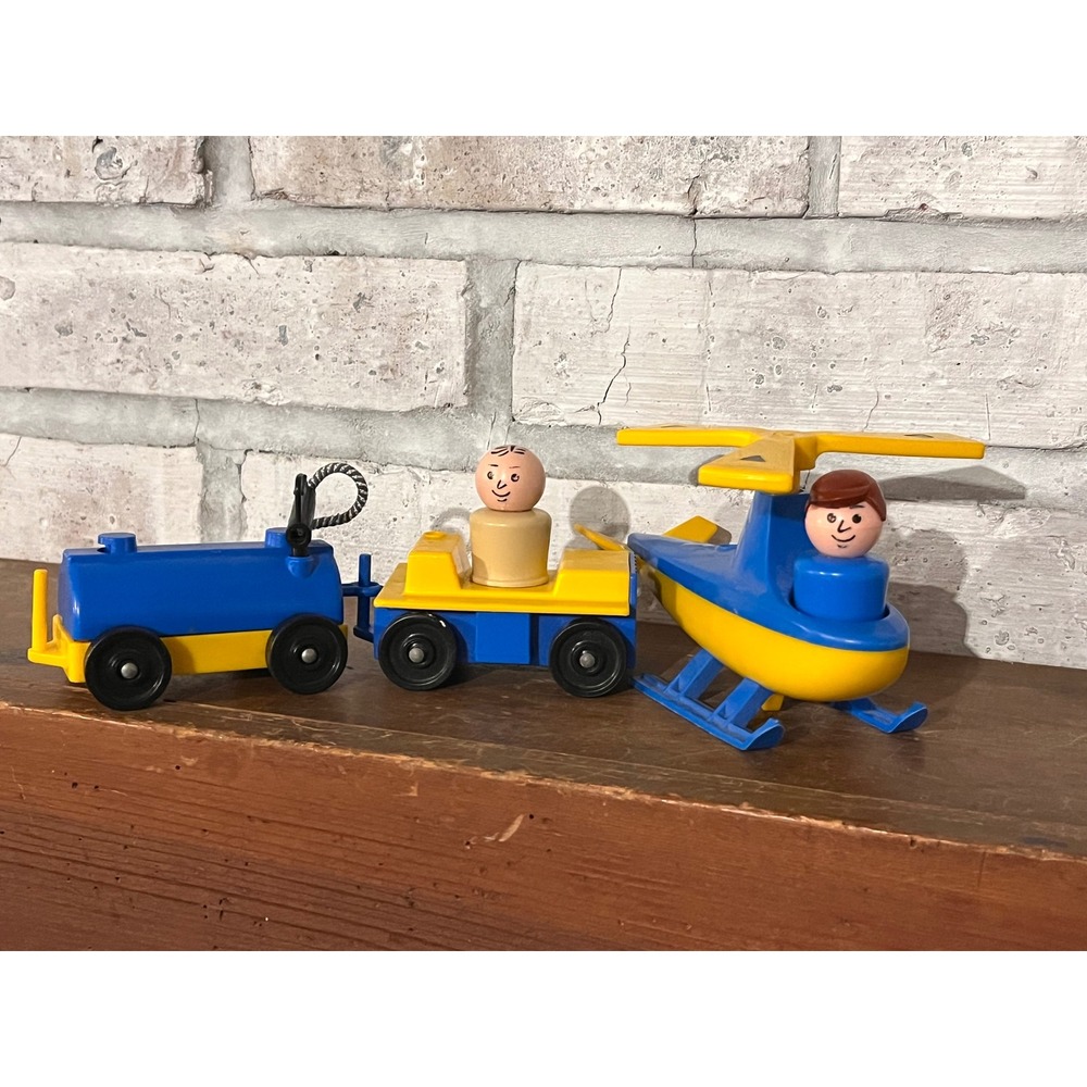 Vintage Fisher-Price Little People Play‎ Family Jetport 5 Piece Set